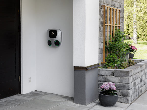 ChargeAmps-Aura-Djursholm-LR-(4)_600